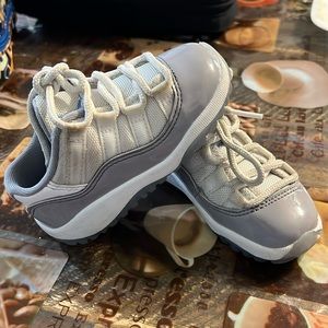 Jordan 11 retro low cement size 7c